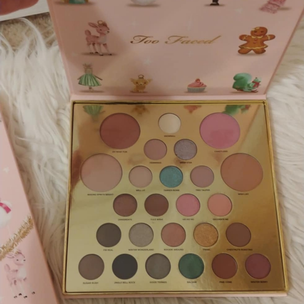 🎄FIRM! NWT TOO FACED MERRY MERRY MAKEUP FACE AND EYE PALETTE (LIMITED EDITION) - Picture 9 of 14